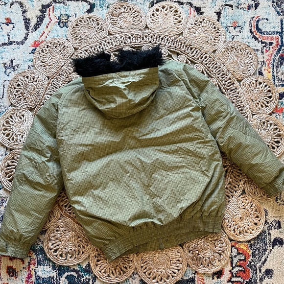 DC Snowboard Jacket, Faux Fur Hood, Green, XL - Picture 8 of 15